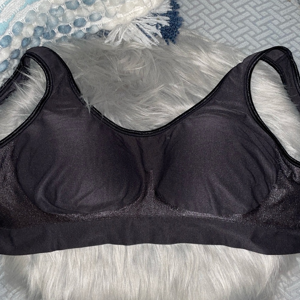 EUC Set of 2 Bali Bras - Picture 4 of 7